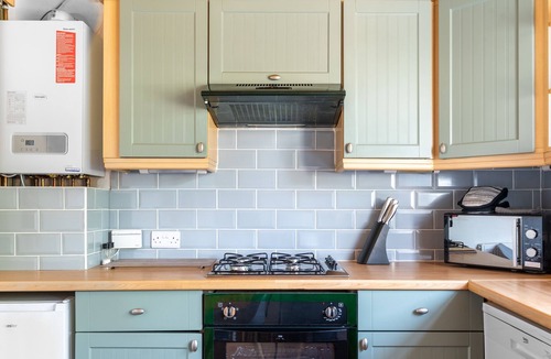 Wythenshawe House | 3 Bedroom, 1 Bathroom Apartment with Parking