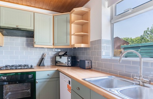 Wythenshawe House | 3 Bedroom, 1 Bathroom Apartment with Parking