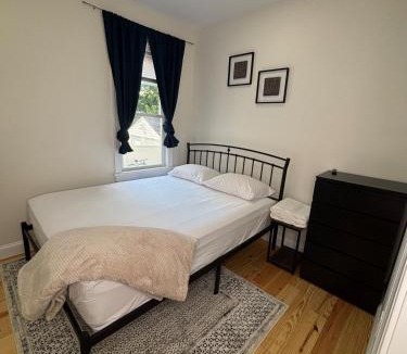 Stockade Historic District Apartment | 3 bedroom 1 bathroom apartment , free private parking