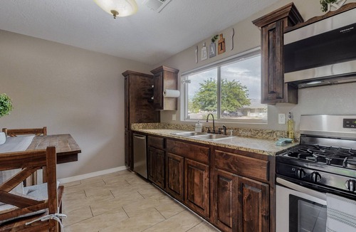 Northeast Heights House | 3 Bedroom (1 King 2 Queen beds) 1 bathroom home with private backyard