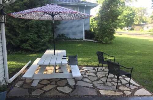 Neenah House | 3 bedroom 2.5 bath fully renovated quiet home for EAA
