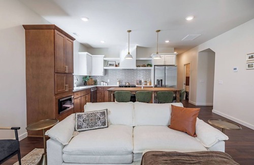 Brookline Station House | 3 Bedroom 2.5 Bath Home in South Springfield