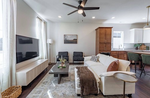 Brookline Station House | 3 Bedroom 2.5 Bath Home in South Springfield