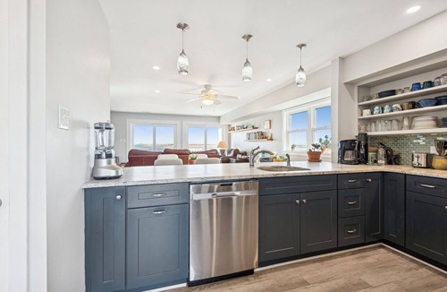 Anglesea Condo | 3 Bedroom 2.5 Bathroom Condo