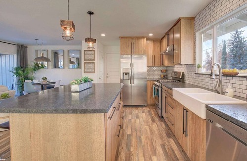 Grants Pass House | 3 Bedroom, 2 Bath, Clean, Bright, Modern Space, in a Quite, Modest Neighborhood