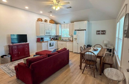 Rockport House | 3 bedroom 2 bath Coastal Cottage with Community Pool