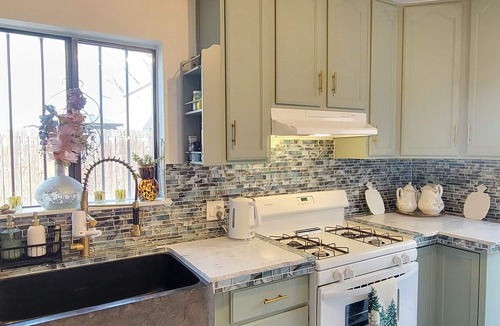 Albuquerque House | 3-bedroom/2 bath fully designer-remodeled house in central Albuquerque, by UNM