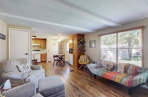 Murray House | 3-bedroom 2 bath home located steps fromna marina on Kentucky lake!
