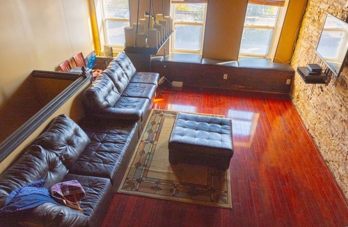 Peru Apartment | 3 Bedroom 2 bath. Living space and kitchen.