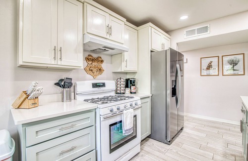 Biggs Field House | 3 bedroom 2 bath Magical home