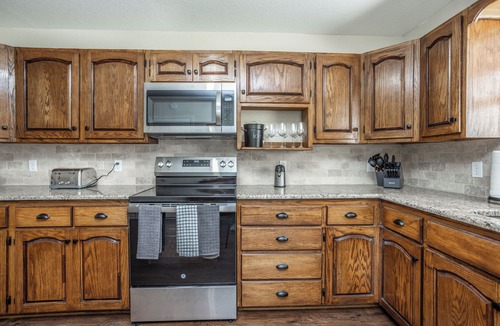 Thackerville House | 3-bedroom 2 bath W/Hot Tub Near Winstar