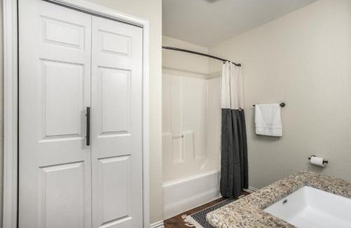Thackerville House | 3-bedroom 2 bath With Hot Tub Near Winstar