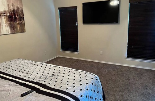 Denton County House | 3-bedroom 2 bath with tvs in all rooms