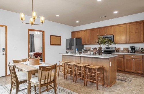 Kennewick House | 3 bedroom, 2 bath with fire pit and game room