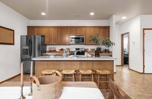 Kennewick House | 3 bedroom, 2 bath with fire pit and game room