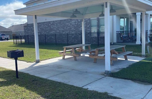 Slidell House | 3 bedroom/2 bath with Water front views
