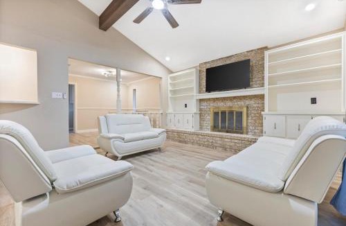 South Side House | 3 bedroom 2 bathroom 6 sleep,