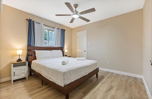 South Side House | 3 bedroom 2 bathroom 6 sleep,