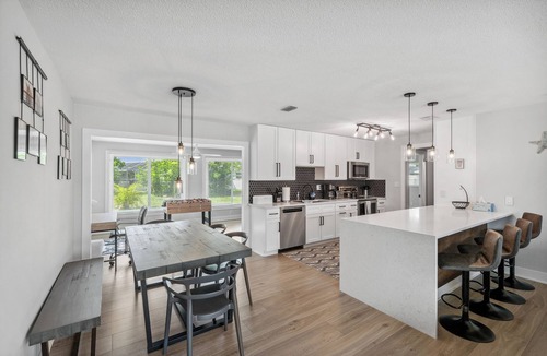 Venice Gardens House | 3-bedroom 2-bathroom! FREE Heated Pool! Close Beaches! Pet! CLEAN!