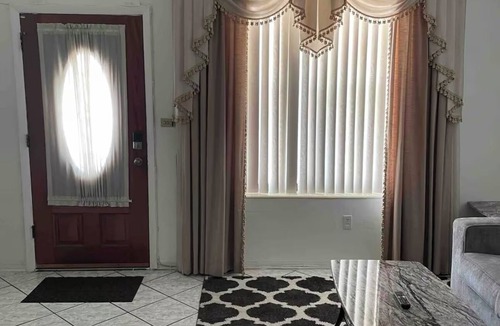 North Miami House | 3-bedroom 2-Bathroom Home in fabulous Miami with WiFi, AC. Central location!
