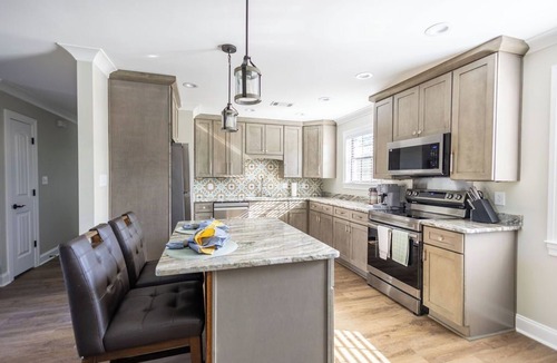 Farrell House | 3 Bedroom - 2 Kings - Near Tunica - Fire Pit & Screened Porch