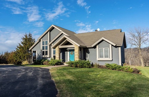 Galena House | 3 Bedroom, 3 1/2 bath house in The Galena Territory.