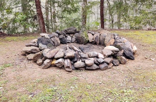 Qualla Cabin | 3-bedroom 3-bath cabin 6 minute drive to Harrah's Casino - 1 Gig internet