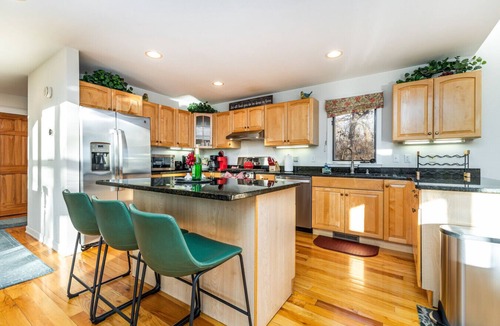 The Galena Territory House | 3 bedroom 3 bath, expansive views Treehouse feel