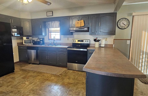 Springville House | 3-bedroom 3-bath house in Springville, TN. KY LAKE FISHING . Bring your boat !