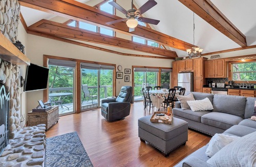 Townsend House | 3 Bedroom, 3 Bathroom with Mountain View