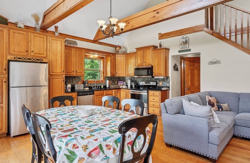 Townsend House | 3 Bedroom, 3 Bathroom with Mountain View