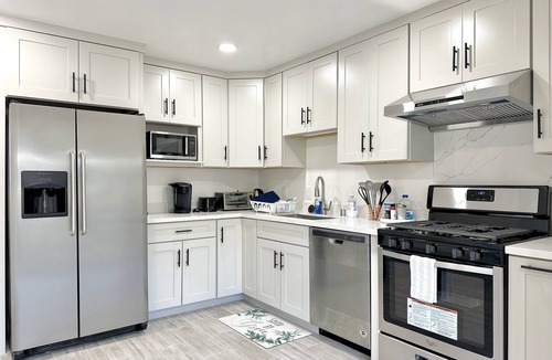 Millbrae House | 3 bedroom (6 people) residential home in lovely safe town near SFO/SF Bay Area