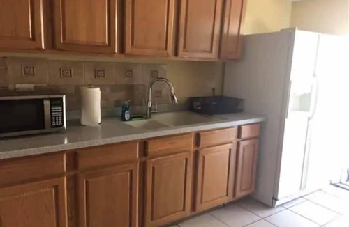 Park East Apartment | 3 Bedroom 804101 by Houzlet