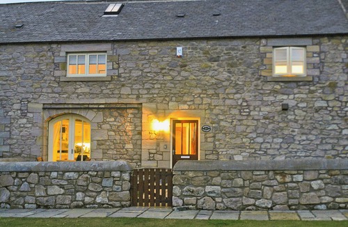 Berwick-upon-Tweed Cottage | 3 bedroom accommodation in Steading, Berwick-upon-Tweed