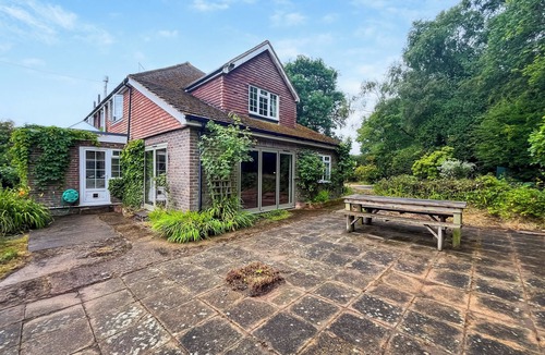 Coleman's Hatch Apartment | 3 bedroom accommodation in Haywards Heath