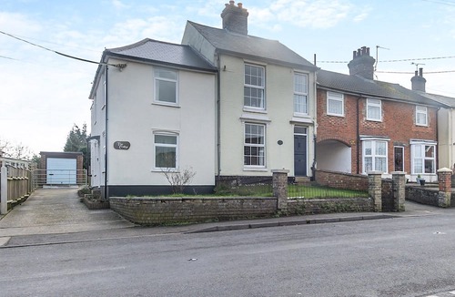 Chelmondiston Cottage | 3 bedroom accommodation in Chelmondiston