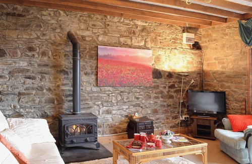 Dihewid Cottage | 3 bedroom accommodation in Near Aberaeron