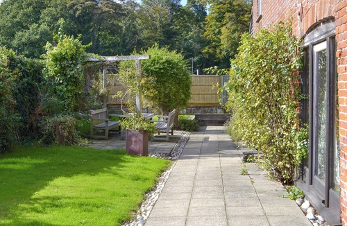 Irstead Cottage | 3 bedroom accommodation in East Somerton