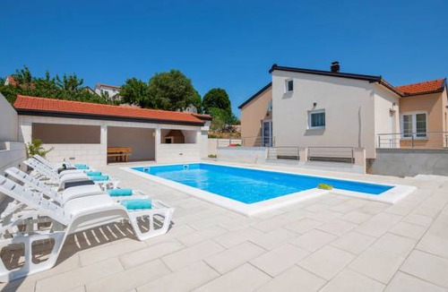 Lokvicici House | 3 bedroom accommodation in Lokvicici