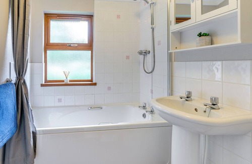 Blairgowrie Ski Chalet | 3 bedroom accommodation in Alyth, Perthshire