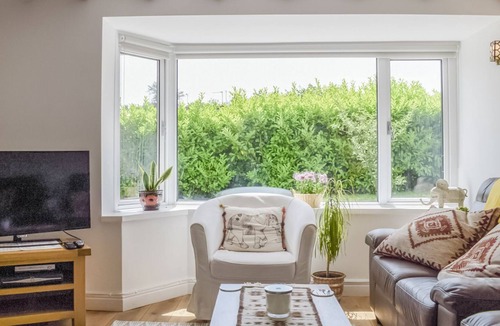 Chirk Bank Cottage | 3 bedroom accommodation in Weston Rhyn