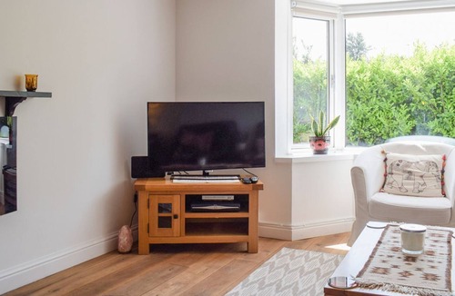 Chirk Bank Cottage | 3 bedroom accommodation in Weston Rhyn