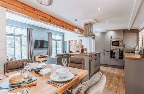 Bridgnorth Ski Chalet | 3 bedroom accommodation in Bridgnorth