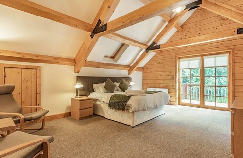 Mansfield Cabin | 3 bedroom accommodation in Edwinstowe