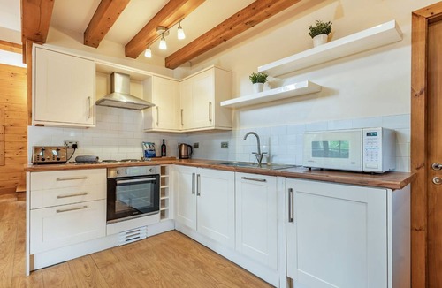 Mansfield Cabin | 3 bedroom accommodation in Edwinstowe