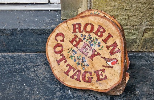 Saddleworth Cabin | 3 bedroom accommodation in Greenfield