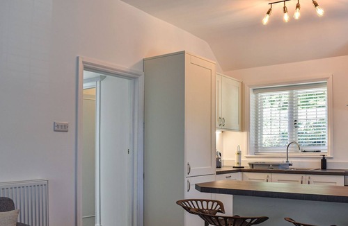 Highcliffe-on-Sea Cottage | 3 bedroom accommodation in Highcliffe