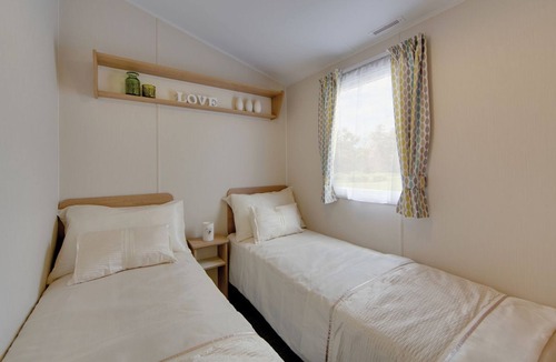 Kilwinning House | 3 bedroom accommodation in Kilwinning,