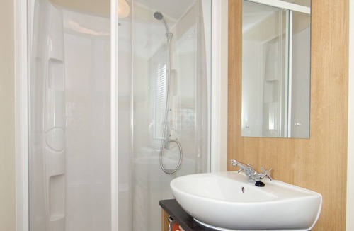 Kilwinning House | 3 bedroom accommodation in Kilwinning,