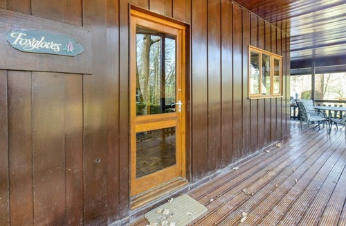 Garthmyl Cabin | 3 bedroom accommodation in Garthmyl, Montgomery